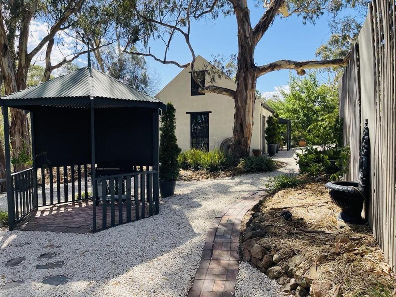 St Helen'S Cottages Clare Exterior photo