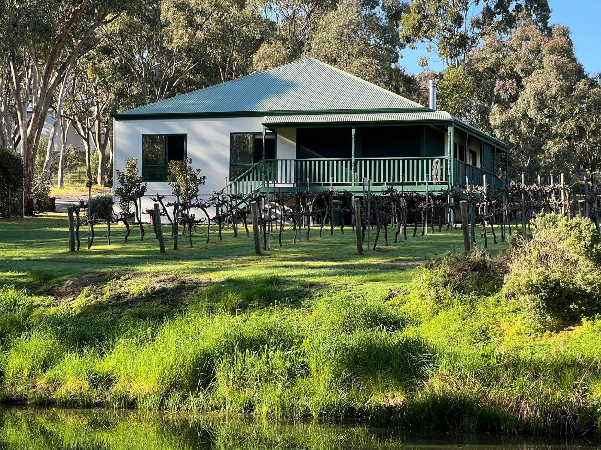 St Helen'S Cottages Clare Exterior photo